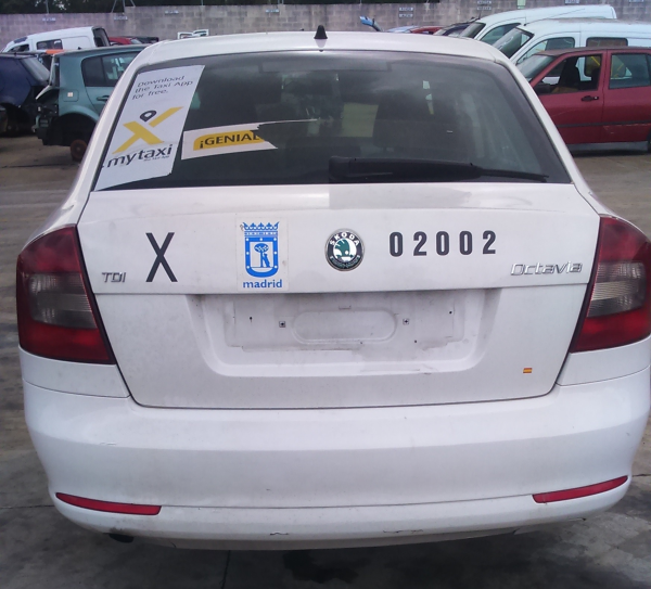 Third brake light SKODA OCTAVIA II (1Z3) BParts