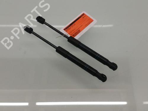 Used Hood lift support BMW 3 (F30, F80) 320 d (163 hp) 13157704