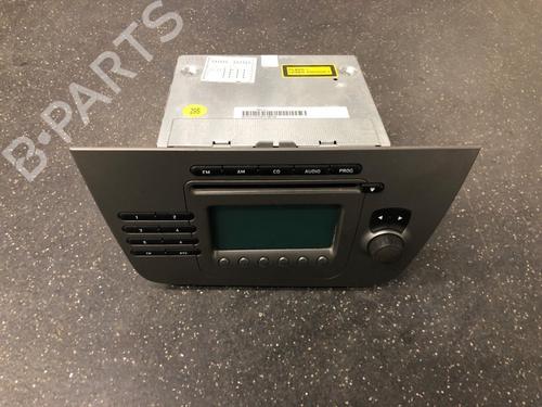 Used Radio Radio 12483240 12483240