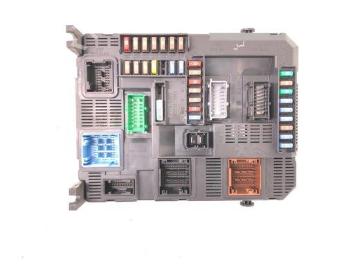 Used Fuse box Fuse box 18067578 18067578