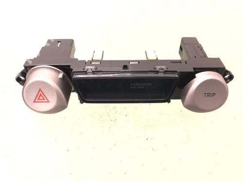 Used Warning switch HYUNDAI i20 I (PB, PBT) 1.4 (101 hp) 29878987