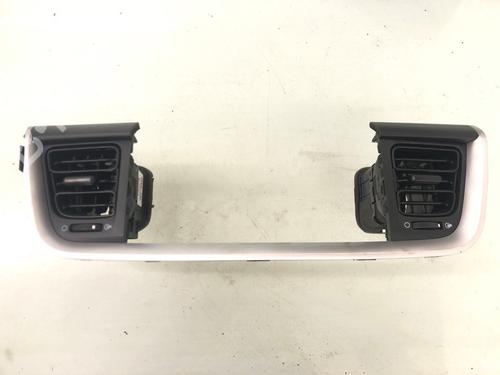 air-vent-kia-stonic-yb-10-t-gdi-h897420000-h897410000-2017-18828407 main image