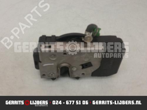 Used Front left lock OPEL VECTRA B Hatchback (J96) 1.6 i (F68) (75 hp) 13156085