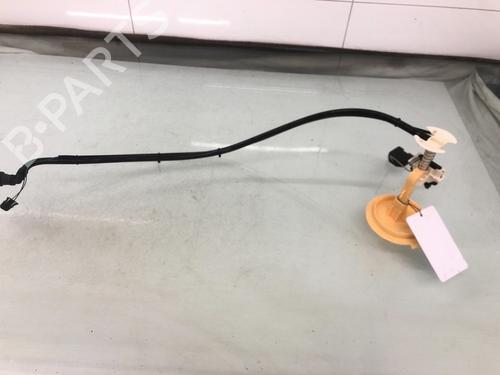 Used Fuel pump VOLVO V60 I (155) T4 (180 hp) 15630806
