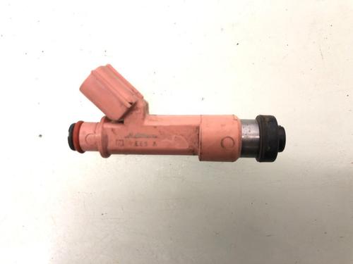 Inyector TOYOTA YARIS (_P13_) 1.5 Hybrid (NHP130_, NHP130) (101 hp) 29699865