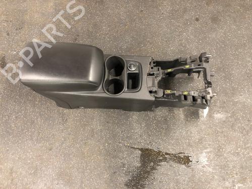 Used Middle console Middle console FORD FOCUS III 1.6 TDCi ECOnetic (105 hp) 24028551 24028551