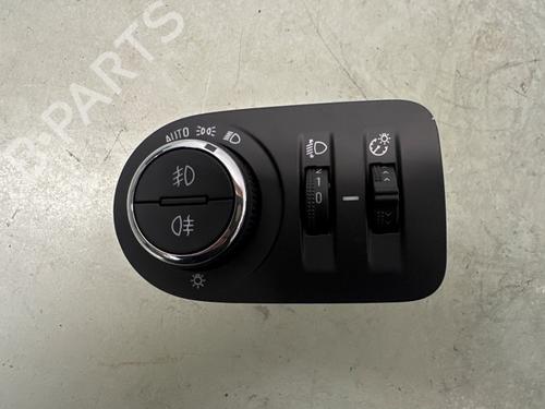 Used Headlight switch Headlight switch OPEL CORSA F (P2JO) 1.2 (68) (75 hp) 32330799 32330799