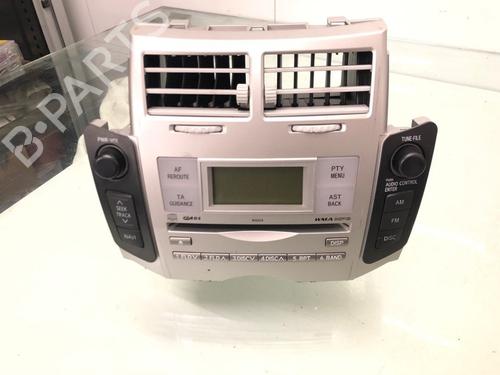 radio-toyota-yaris-_p9_-2005-2006-2007-2008-2009-2010-2011-2012-2013-2014-26201436 main image