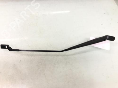 Used Front windshield wiper arm VW POLO (9N_, 9A_) 1.4 16V (75 hp) 15628324