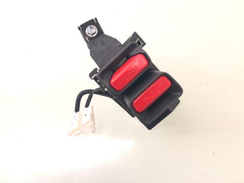 Used Seat buckle Seat buckle TOYOTA COROLLA Cross (ZVG1_, ZSG1_, MXGH1_, MXGA1_) 2.0 VVTi Hybrid (MXGH12, MXGH10) (196 hp) 15631802 15631802