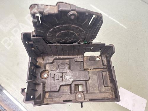 Used Support PEUGEOT 208 I (CA_, CC_) 1.2 VTI 82 (82 hp) 31289372