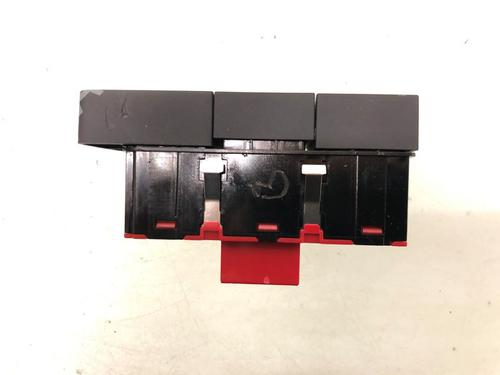 Switch AUDI Q3 (8UB, 8UG) 1.4 TSI | BP30538795I30