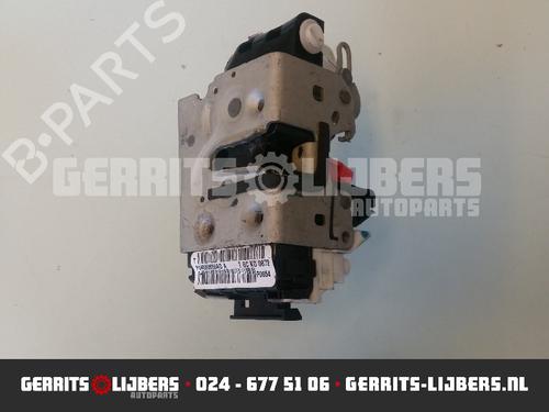 Used Rear right lock JEEP COMPASS (MK49) 2.2 CRD 4x4 (136 hp) 13157391