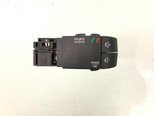 Used Steering wheel controls OPEL VIVARO B Van (X82) 1.6 CDTI (05) (121 hp) 13162219