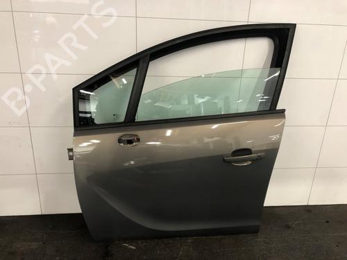 Used Left front door OPEL MERIVA B MPV (S10) 1.4 (75) (120 hp) 26923463