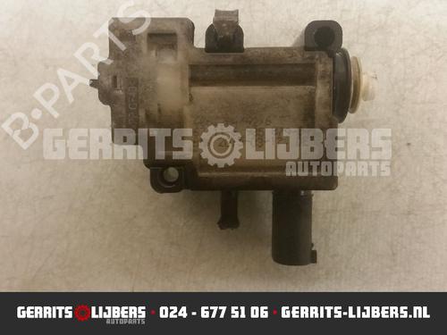 Used Fuel door actuator MINI MINI COUNTRYMAN (R60) One (98 hp) 13157175