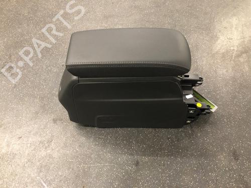 Bracciolo centrale PEUGEOT 2008 II (UD_, US_, UY_, UJ_, UR_, UC_) 1.2 PureTech 130 (USHNS, URHNS) (130 hp) 12998233