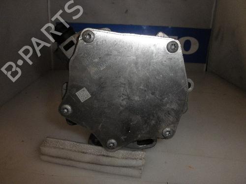 Used Grille VOLVO V40 Hatchback (525) T4 GTDi (180 hp) 13157645