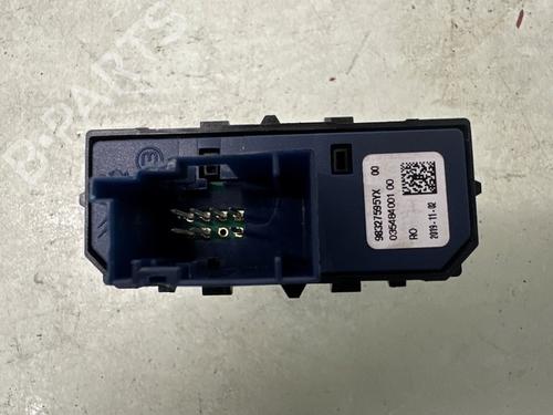 Switch OPEL CORSA F (P2JO) 1.2 (68) | BP32855905I30 - Image 2