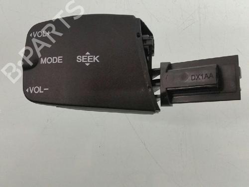 Used Steering wheel controls FORD FOCUS II (DA_, HCP, DP) 1.6 (100 hp) 13158394