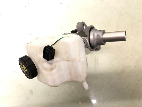 Brake master cylinder RENAULT TWINGO III (BCM_, BCA_) 1.0 SCe 75 | BP31288943M77 - Image 2