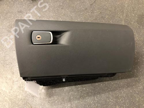 Used Glove box BMW 3 Touring (F31) 318 i (136 hp) 18260004