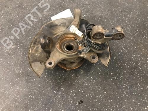 Used Left front steering knuckle TOYOTA YARIS (_P9_) 1.33 VVT-i (NSP90_, NSP90R) (100 hp) 12480582