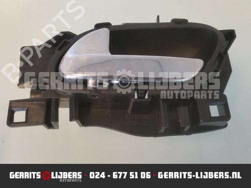 Used Interior roof handle Interior roof handle 12249033 12249033