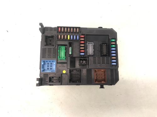 Used Fuse box Fuse box 22606533 22606533