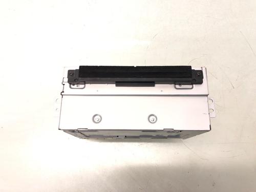 radio-volvo-v40-hatchback-525-2012-2013-2014-2015-2016-2017-2018-2019-29388134 main image