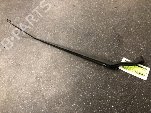 Used Front windshield wiper arm MITSUBISHI COLT VI (Z3_A, Z2_A) 1.3 (Z21A) (95 hp) 13163447