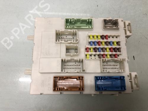 Used Fuse box Fuse box 28018622 28018622