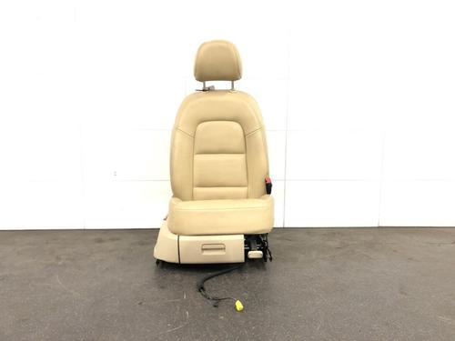 Right front seat AUDI Q3 (8UB, 8UG) 1.4 TSI | BP30538783C16 