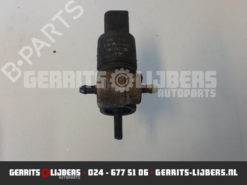 Used Washer pump Washer pump 13157543 13157543