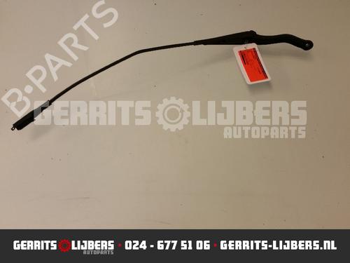 Used Front windshield wiper arm OPEL CORSA D (S07) 1.4 (L08, L68) (100 hp) 13157654