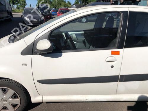 left-front-door-toyota-aygo-_b1_-2005-2006-2007-2008-2009-2010-2011-2012-2013-2014-25995229 main image