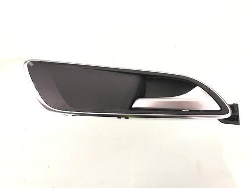 Używane Klamka zewnętrzna drzwi przednich prawych MERCEDES-BENZ B-CLASS Sports Tourer (W246, W242) B 180 (246.242) (122 hp) 12476312