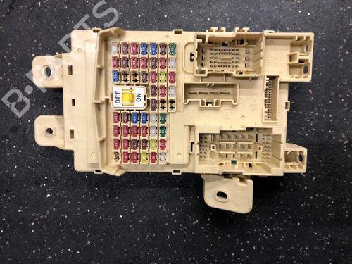 Used Fuse box Fuse box 16407709 16407709