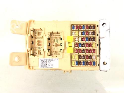 Used Fuse box Fuse box 19251676 19251676