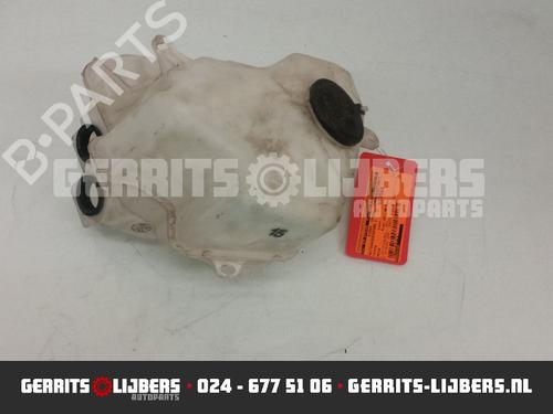 Used Windscreen washer tank TOYOTA PRIUS Liftback (_W2_) 1.5 Hybrid (NHW20_, NHW20R) (112 hp) 12248450