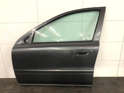 Used Left front door VOLVO V70 II (285) D5 (163 hp) 25995121