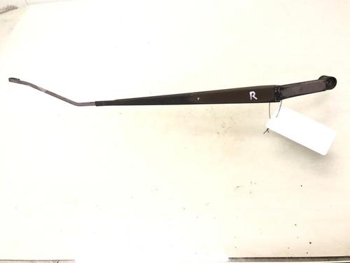 Used Front windshield wiper arm MITSUBISHI COLT VI (Z3_A, Z2_A) 1.3 (Z21A) (95 hp) 22605982
