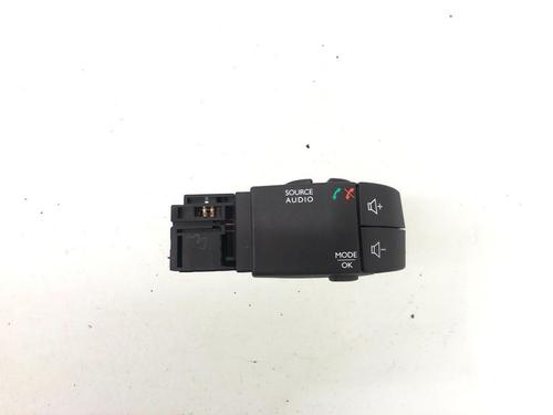 Used Steering wheel controls RENAULT CAPTUR I (J5_, H5_) 0.9 TCe 90 (90 hp) 24448232