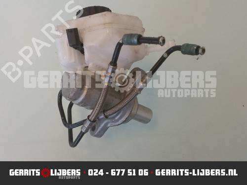 Brake master cylinder BMW 3 (F30, F80) 328 i | BP12247138M77 