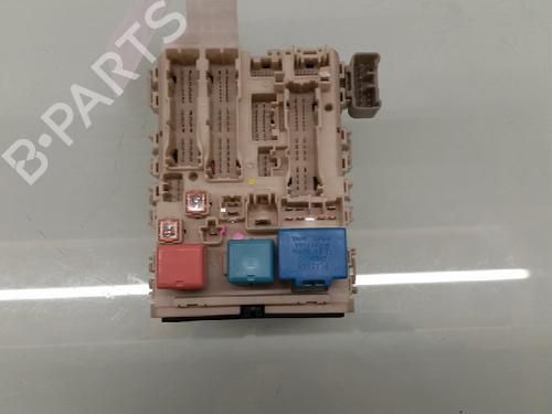 Used Fuse box TOYOTA YARIS (_P9_) 1.33 VVT-i (NSP90_, NSP90R) (100 hp) 12472052