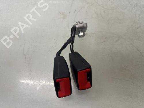 Engache cinturón VW POLO V (6R1, 6C1) 1.4 (6R1) (85 hp) 32856117