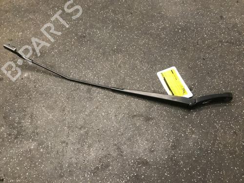 Used Front windshield wiper arm SEAT ARONA (KJ7, KJP) 1.6 TDI (95 hp) 13162732