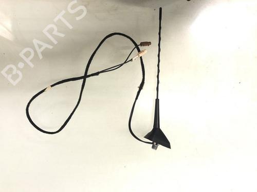 Antenne/Base RENAULT MEGANE IV Hatchback (B9A/M/N_) 1.3 TCe 100 (B9N8) (102 hp) 22606860
