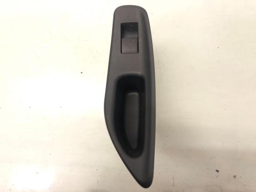 Used Switch Switch TOYOTA YARIS (_P21_, _PA1_, _PH1_) 1.5 Hybrid (MXPH10, MXPH11) (116 hp) 20213787 20213787