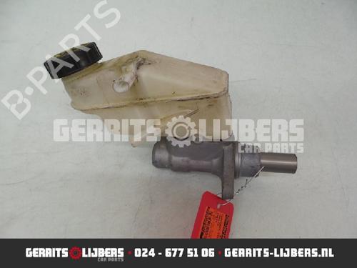 Used Brake master cylinder TOYOTA YARIS (_P9_) 1.0 VVT-i (KSP90_, KSP90R) (69 hp) 12247321